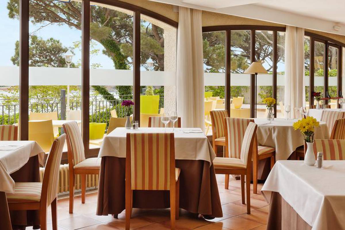 Restaurante ilunion caleta park Hotel ILUNION Caleta Park S'Agaró